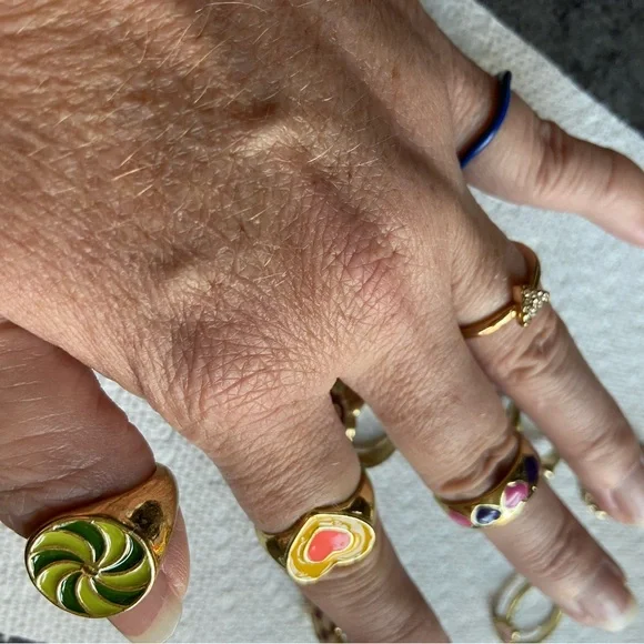 Colorful Assorted Rings Set - Picture 4 of 6